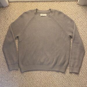 Hollister Men's Gray Crewneck Sweater